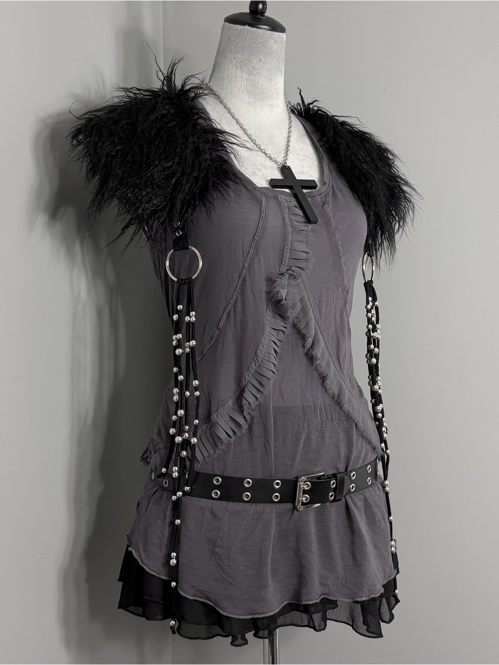 Avant Garde Style Mono Reno Grey Ruffle Front Racerback Tank Top - Picture 3 of 10